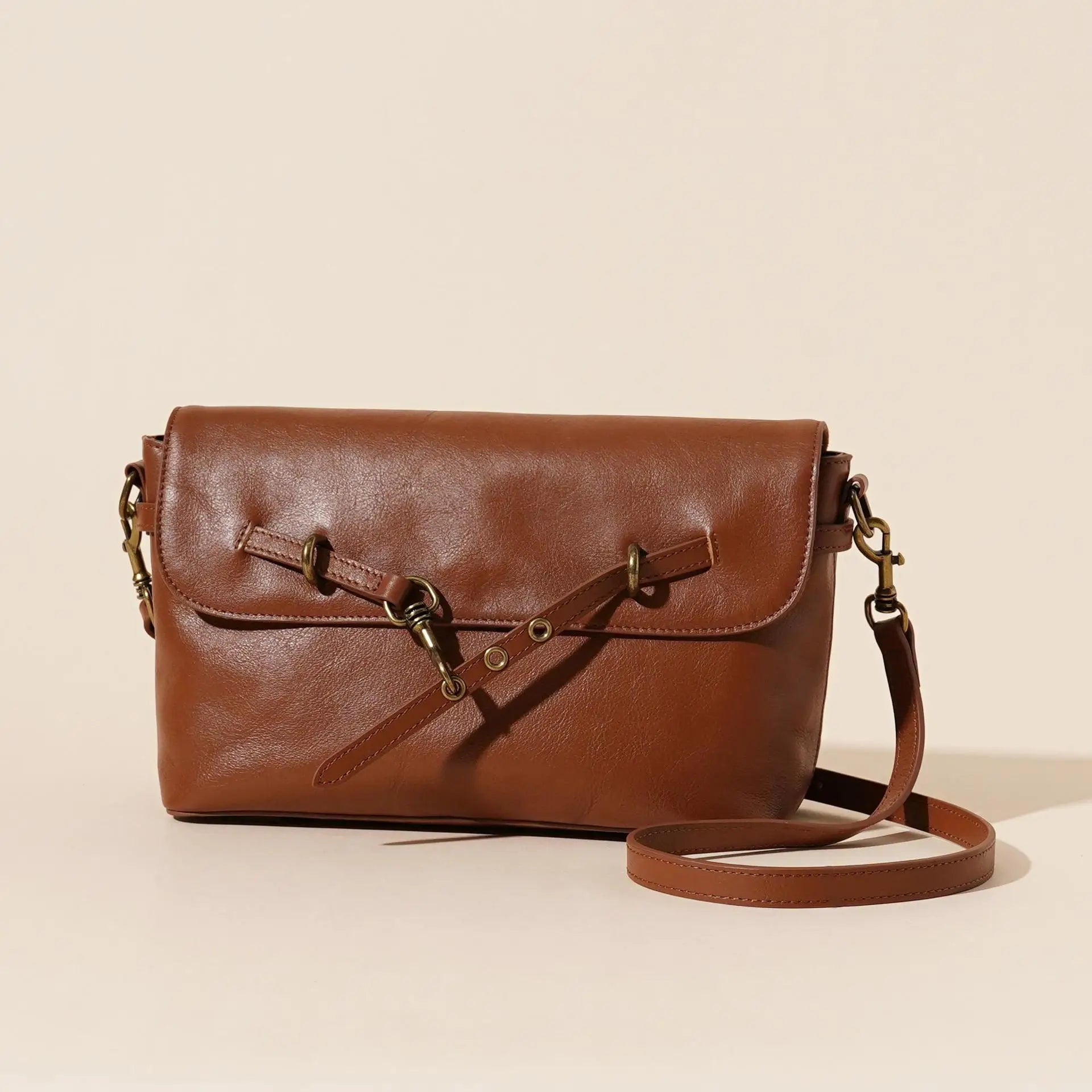 Ulvly Vegetable-Tanned Leather Shoulder Bag