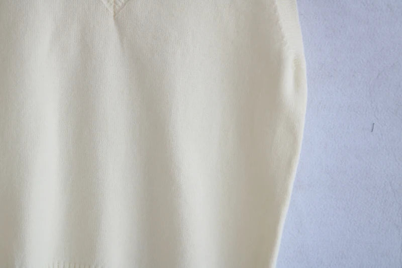 Ulvly V-Neck Knit Vest