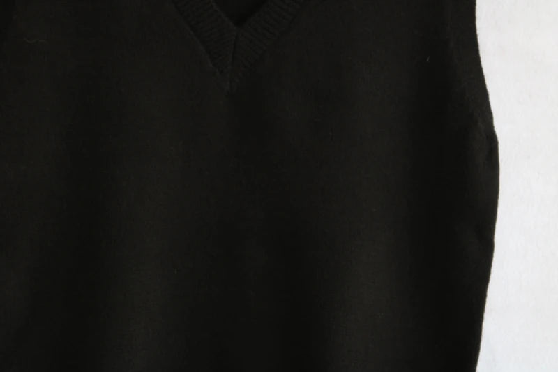 Ulvly V-Neck Knit Vest