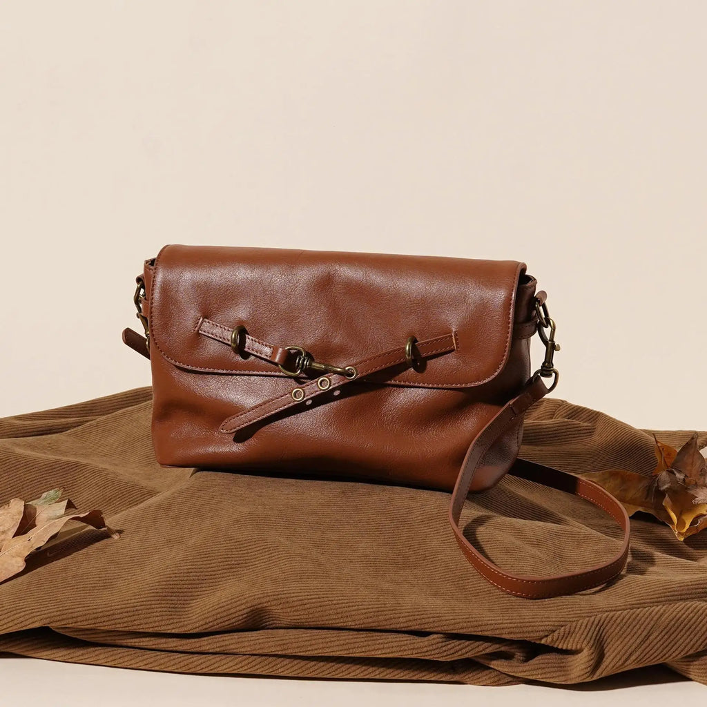Ulvly Vegetable-Tanned Leather Shoulder Bag