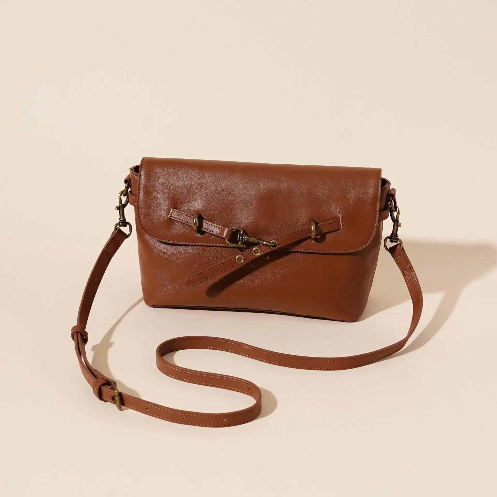 Ulvly Vegetable-Tanned Leather Shoulder Bag