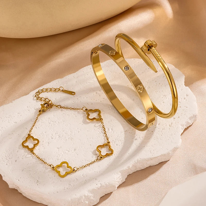 Ulvly Gold-Plated Stainless Steel Plant Bangle – Classic Style