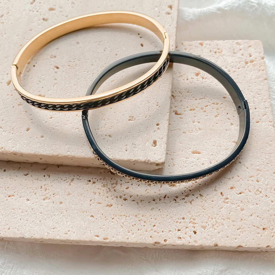 Ulvly Stainless Steel Geometric Bangle