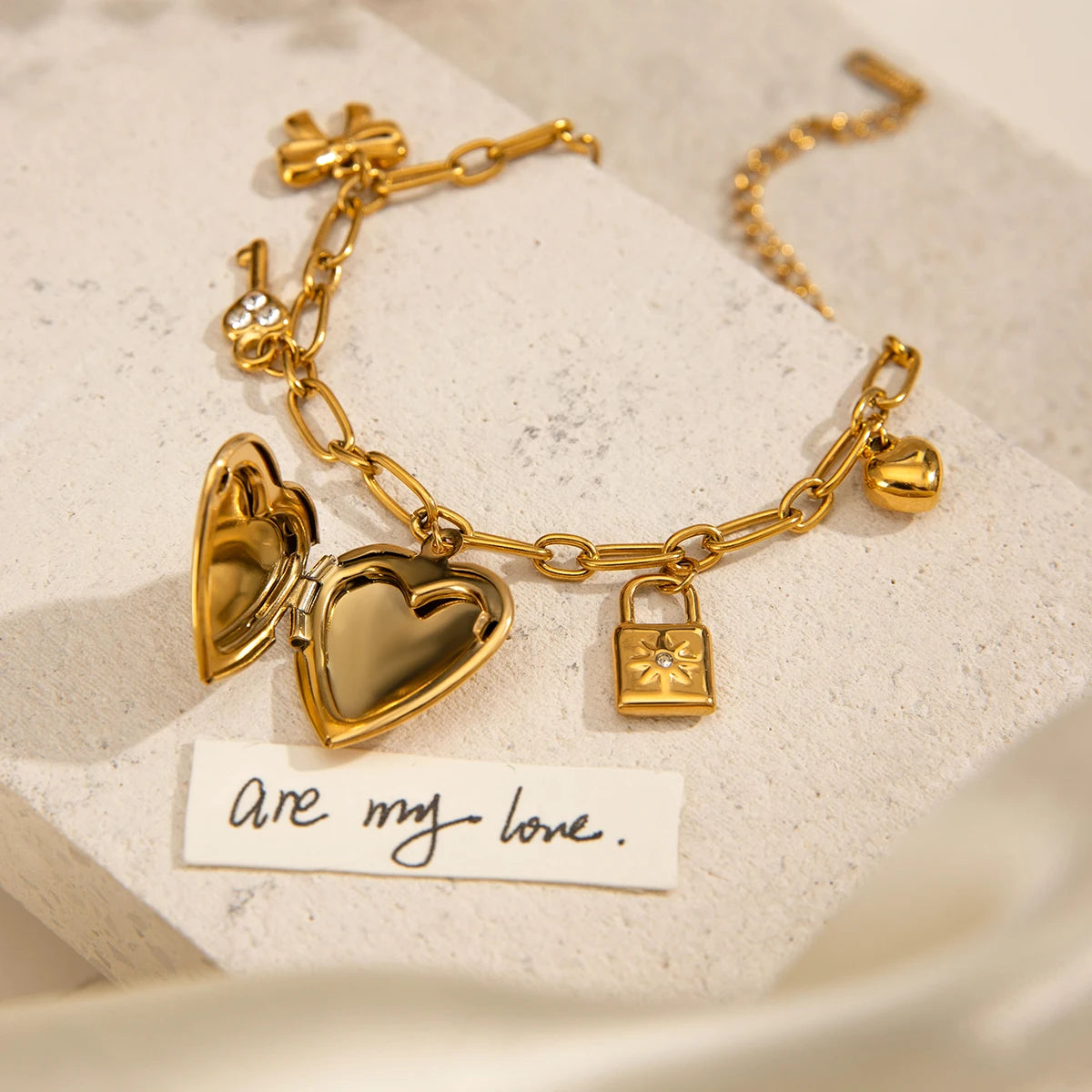 Ulvly 18K Gold Stainless Steel Heart Link Bracelet – Waterproof & Fade-Resistant