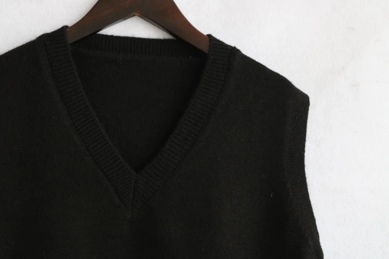 Ulvly V-Neck Knit Vest