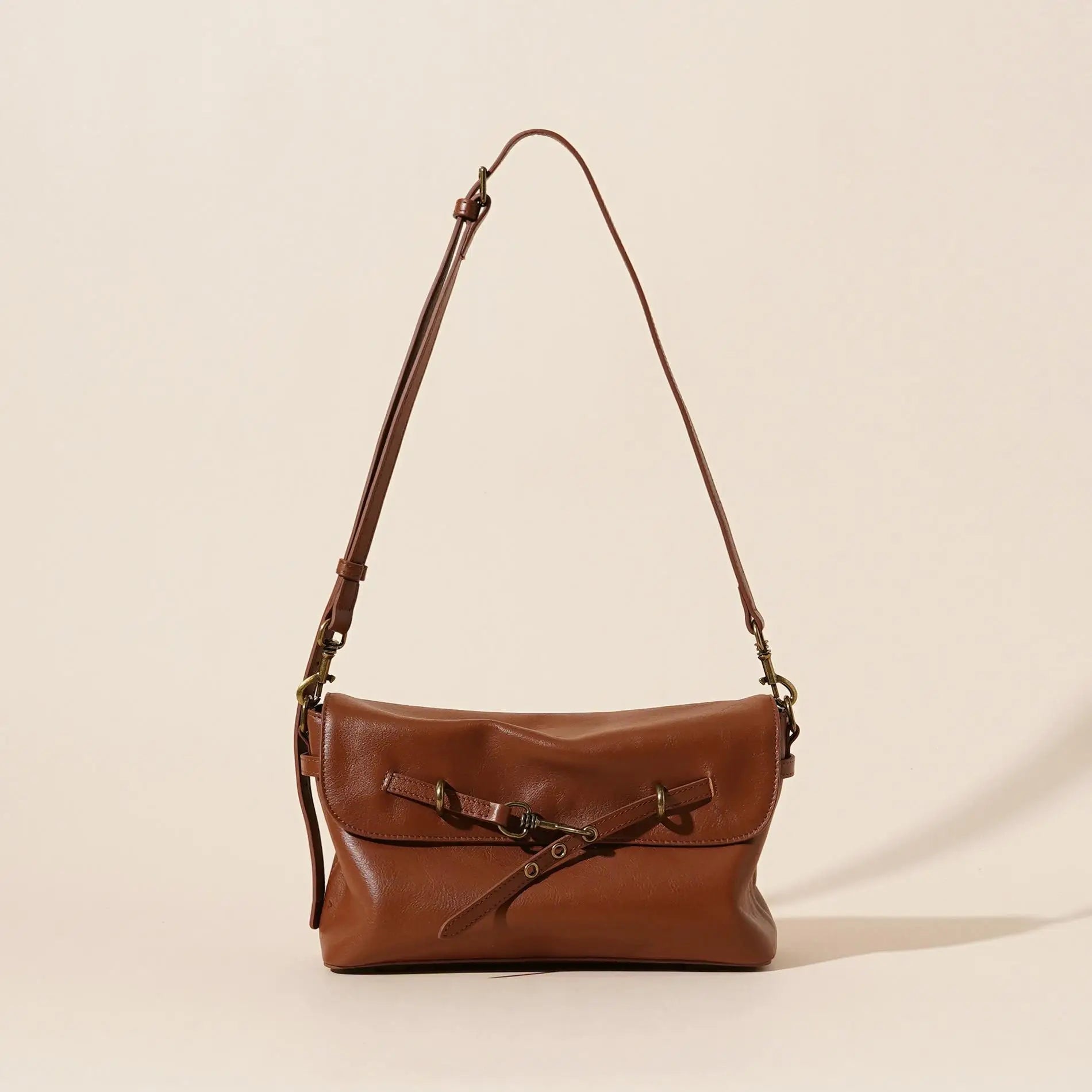 Ulvly Vegetable-Tanned Leather Shoulder Bag