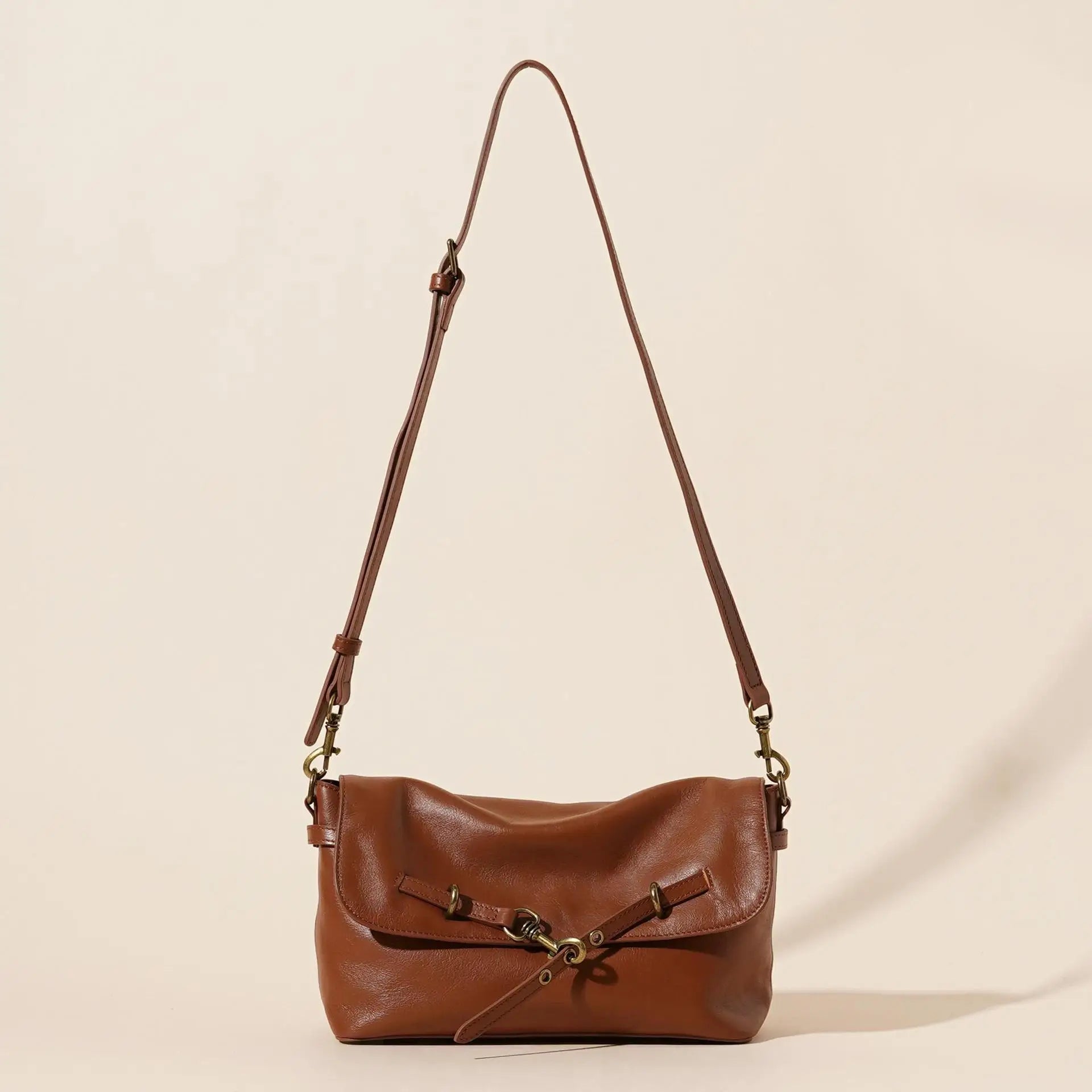 Ulvly Vegetable-Tanned Leather Shoulder Bag